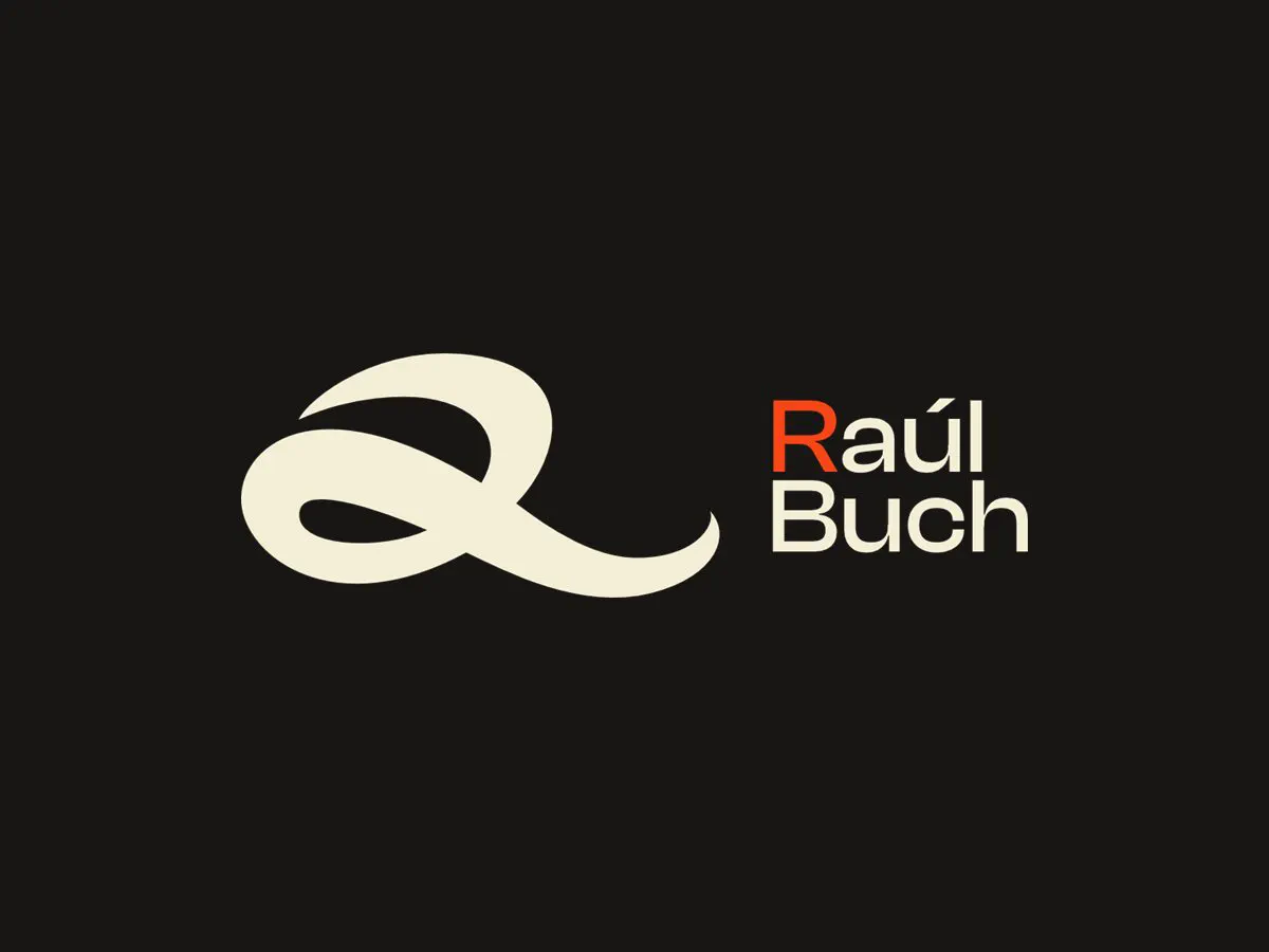 Logotipo principal: la R caligráfica en crema junto a «Raúl Buch» sobre negro
